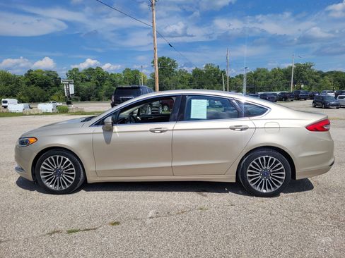 Used 2017 Ford Fusion SE w/ Fusion SE Technology Package image 1