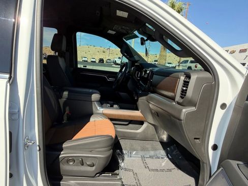 Used 2025 Chevrolet Silverado 2500 High Country w/ High Country Premium Package AWD/4WD image 17