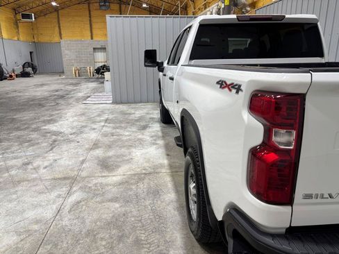 Used 2021 Chevrolet Silverado 2500 W/T w/ WT Convenience Package AWD/4WD image 9