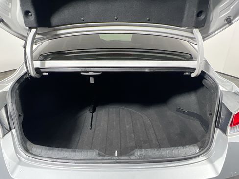 Used 2022 Hyundai Elantra SEL w/ Preferred Accessory Package FWD image 33