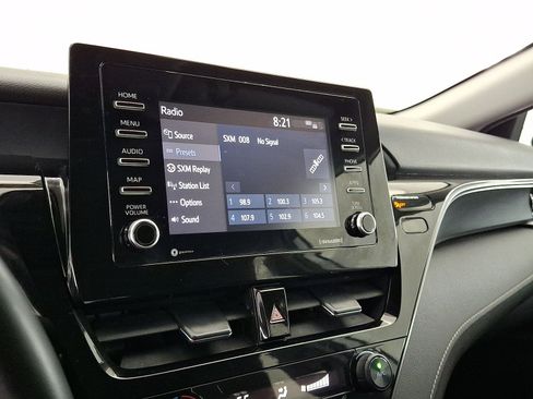 Used 2021 Toyota Camry SE FWD image 6