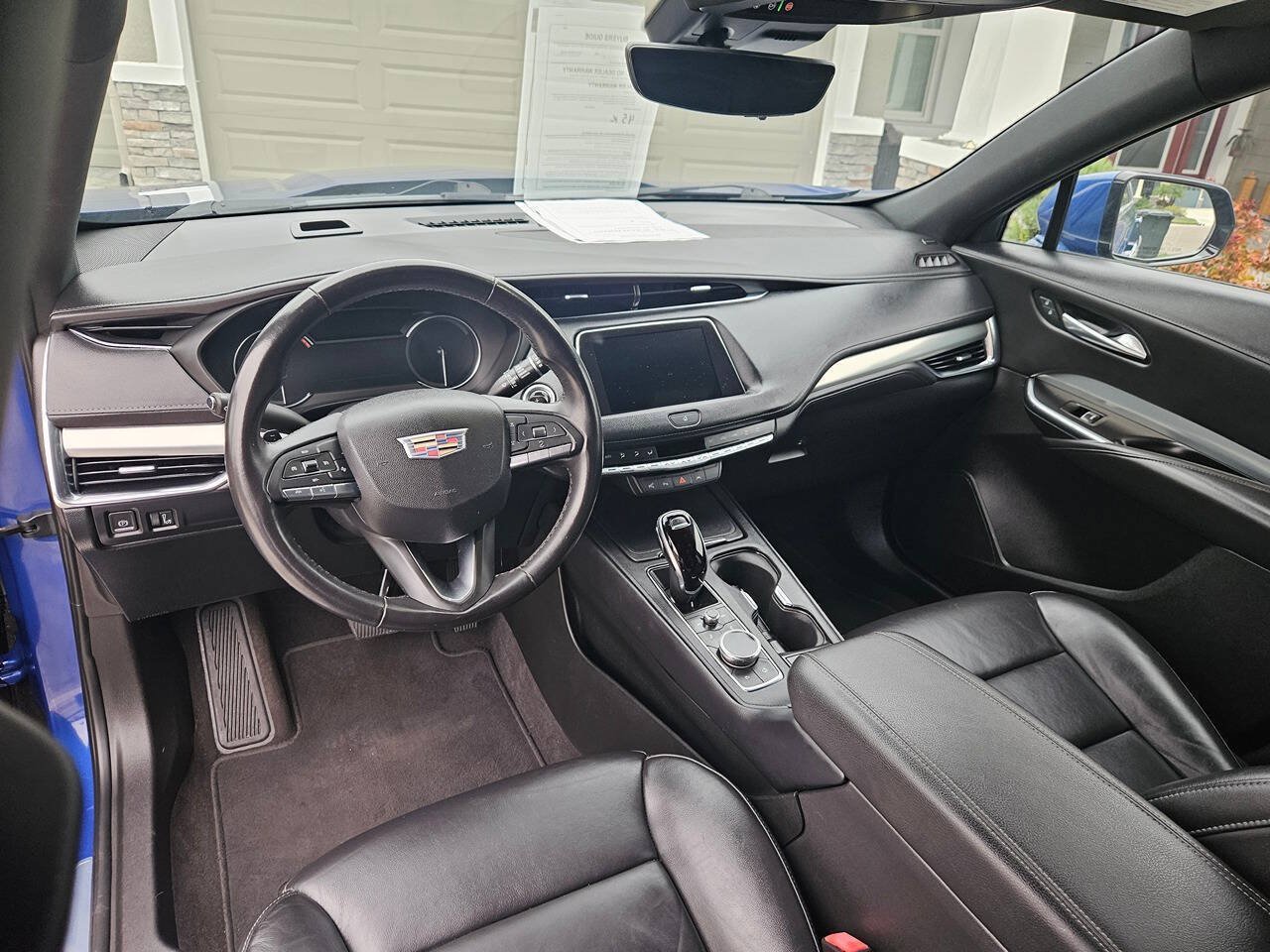 Used 2022 Cadillac XT4 Premium Luxury w/ Enhanced Visibility Package FWD image 2