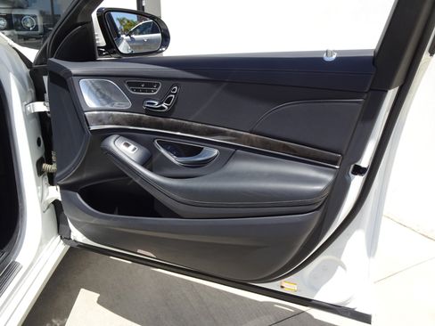 Used 2015 Mercedes-Benz S 550 Sedan image 16