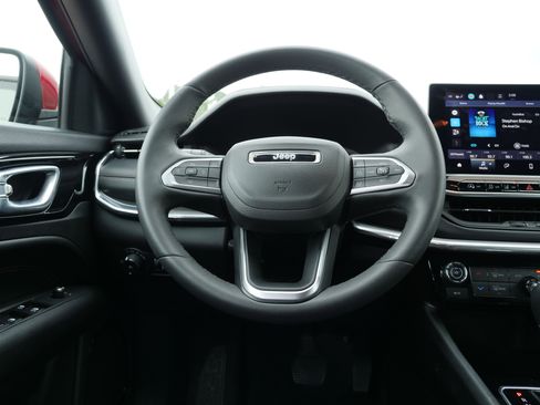 Used 2023 Jeep Compass Limited image 19