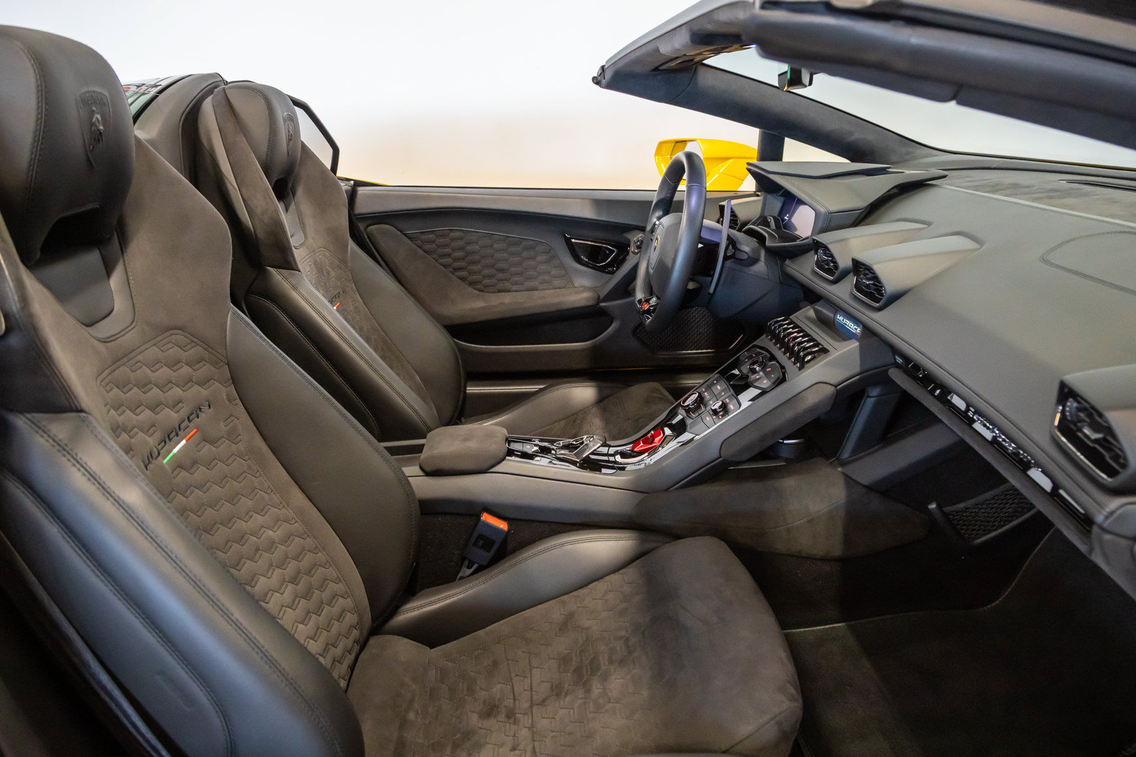 Used 2018 Lamborghini Huracan LP 580-2 RWD image 36