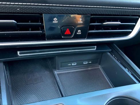 Certified 2024 Volkswagen Atlas SE image 59