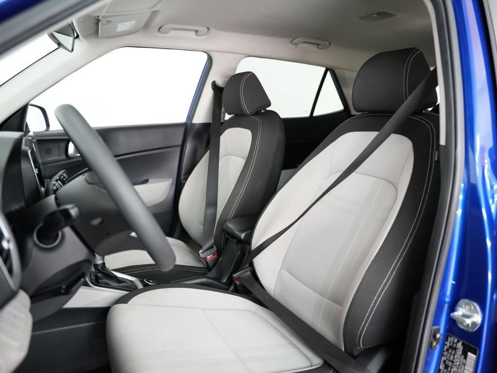 Used 2020 Hyundai Venue SEL FWD image 39