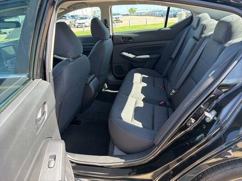 Used 2025 Nissan Altima 2.5 SV FWD image 23