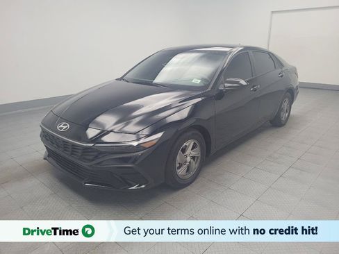 Used 2025 Hyundai Elantra SE FWD image 1