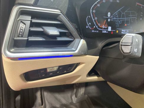 Used 2022 BMW 330i xDrive 330i xDrive w/ Driving Assistance Package image 24