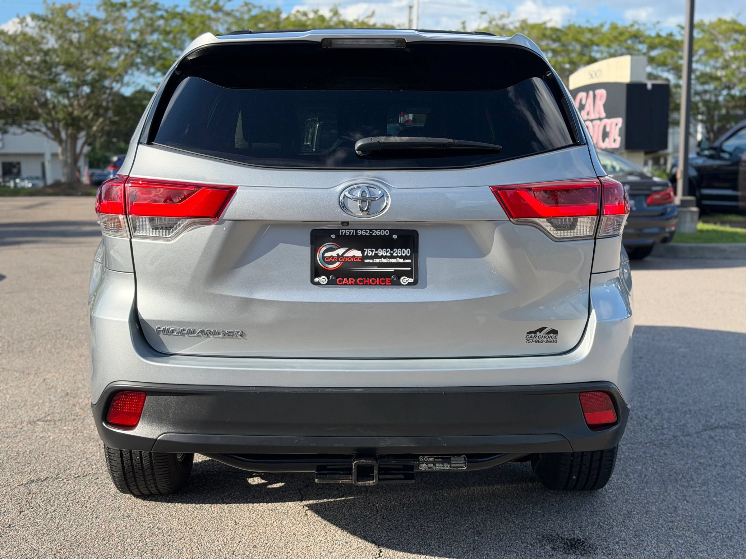 Used 2017 Toyota Highlander LE FWD image 9