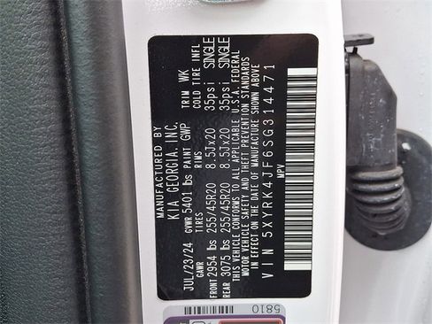 Certified 2025 Kia Sorento SX image 28