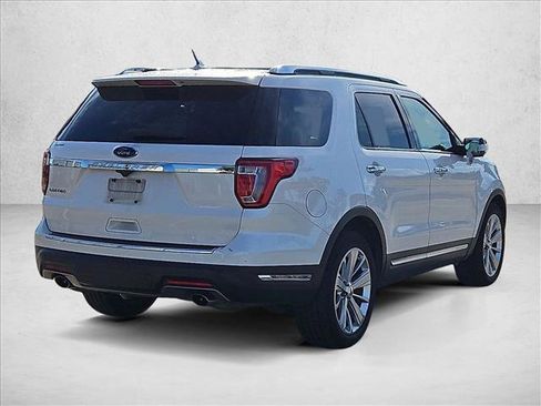 Used 2019 Ford Explorer Limited w/ Class III Trailer Tow Package FWD image 5