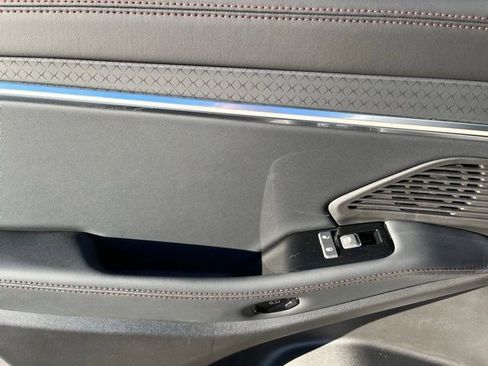 Used 2025 Jeep Wagoneer S Limited image 15