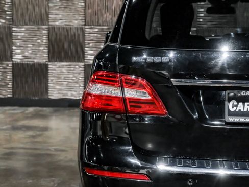 Used 2015 Mercedes-Benz ML 250 BlueTEC 4MATIC image 43