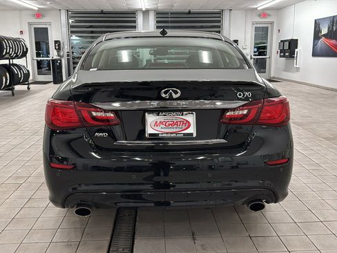 Used 2019 INFINITI Q70 Luxe image 6