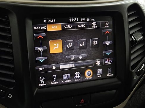 Used 2016 Jeep Cherokee Limited image 14