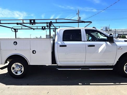 Used 2023 RAM 2500 Tradesman w/ Chrome Appearance Group AWD/4WD image 4