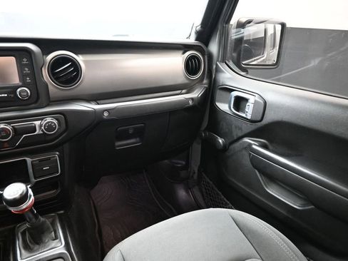 Used 2021 Jeep Gladiator Sport AWD/4WD image 15