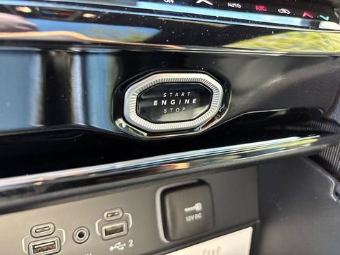 New 2026 Jeep Grand Cherokee L Limited AWD/4WD image 18