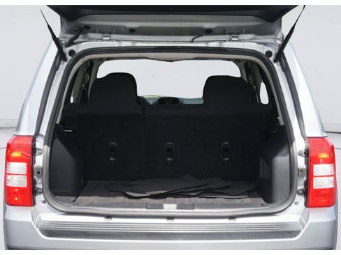 Used 2016 Jeep Patriot Sport w/ Power Value Group FWD image 31