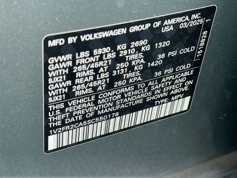 Certified 2025 Volkswagen Atlas SEL Premium R-Line AWD/4WD image 29