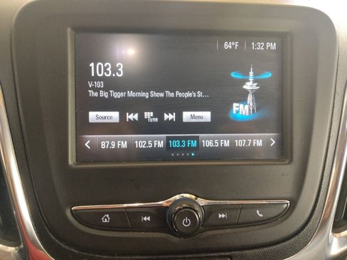 Used 2018 Chevrolet Equinox LS image 25