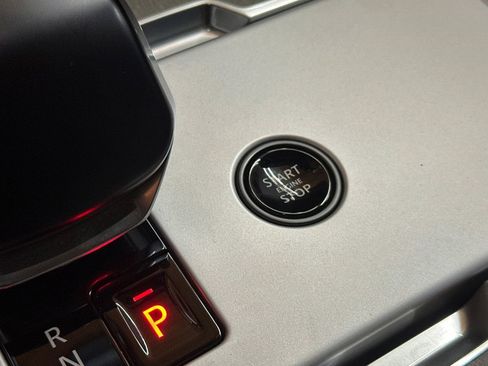 New 2026 Land Rover Range Rover SV image 25