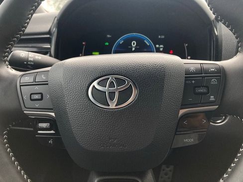 Used 2025 Toyota Camry SE w/ Multimedia Upgrade Package FWD image 17