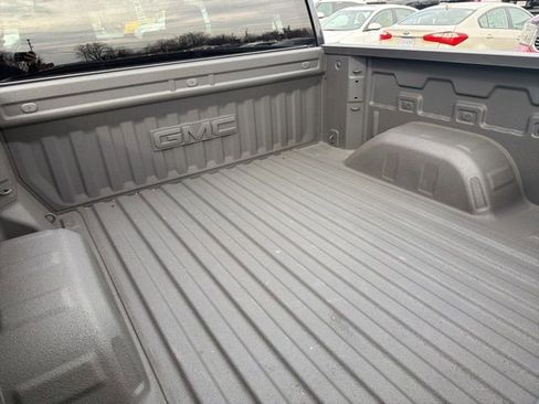 Used 2024 GMC Sierra 1500 SLE image 12
