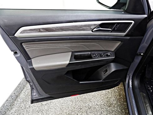 Used 2022 Volkswagen Atlas Cross Sport SE image 7