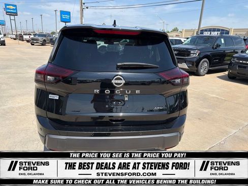 Used 2025 Nissan Rogue SV AWD/4WD image 10
