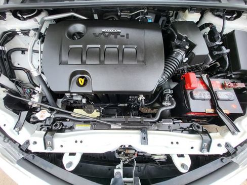 Used 2019 Toyota Corolla SE w/ Carpet Mat Package (TMS) FWD image 11