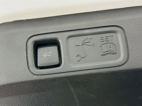 Used 2024 Ford Expedition Max XLT image 32