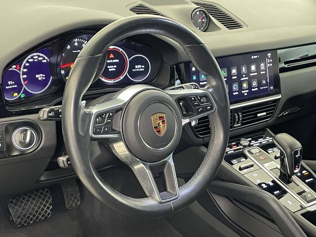 Certified 2023 Porsche Cayenne AWD/4WD image 4