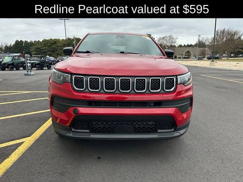 Used 2023 Jeep Compass Sport image 2