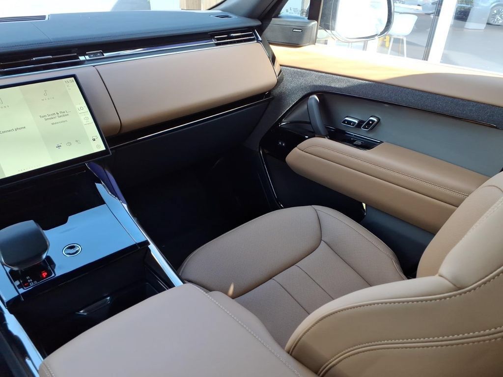 New 2027 Land Rover Range Rover Sport SE AWD/4WD image 21