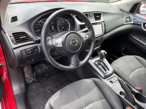 Used 2019 Nissan Sentra SR FWD image 2