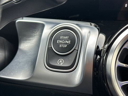 Used 2022 Mercedes-Benz GLB 35 AMG 4MATIC image 33