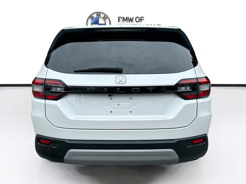 Used 2025 Honda Pilot EX-L image 6