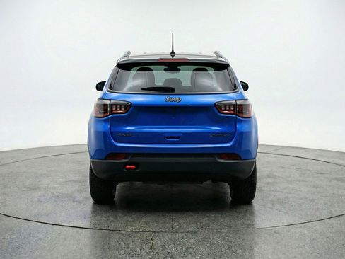 Used 2025 Jeep Compass Trailhawk AWD/4WD image 7
