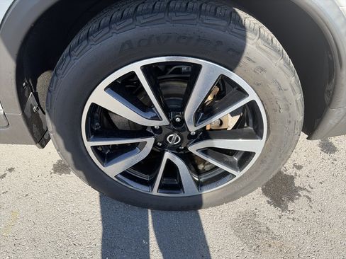 Used 2020 Nissan Rogue SL image 11