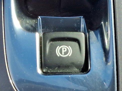 Used 2022 Chevrolet Malibu LT image 25