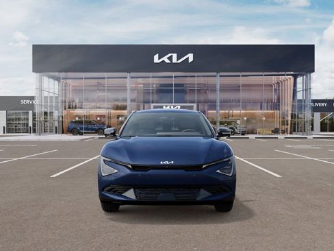 New 2025 Kia EV6 Wind RWD image 2
