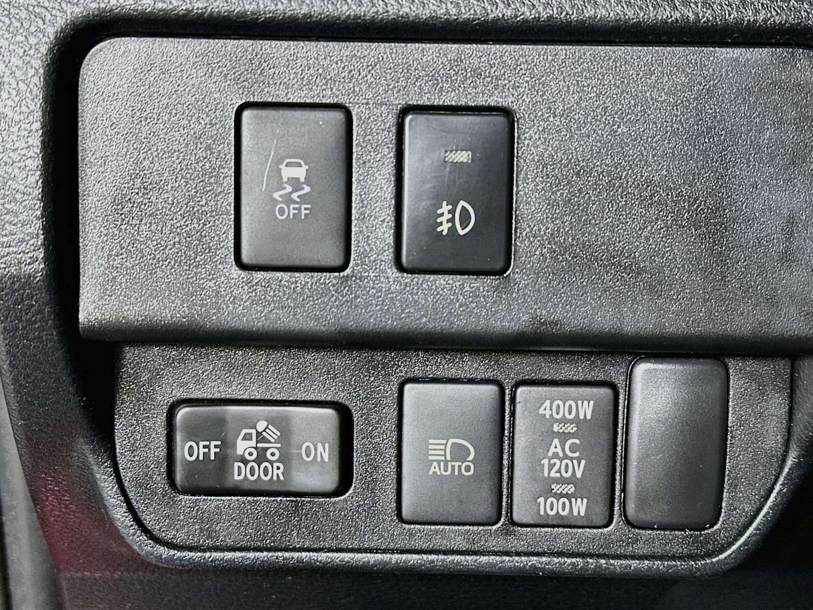 Used 2020 Toyota Tacoma TRD Off-Road w/ Technology Package AWD/4WD image 10