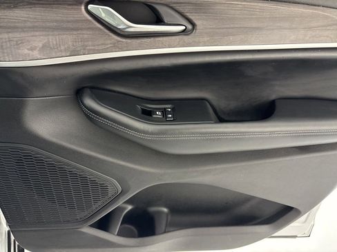 Used 2024 Jeep Grand Cherokee L Limited w/ Luxury Tech Group II image 41