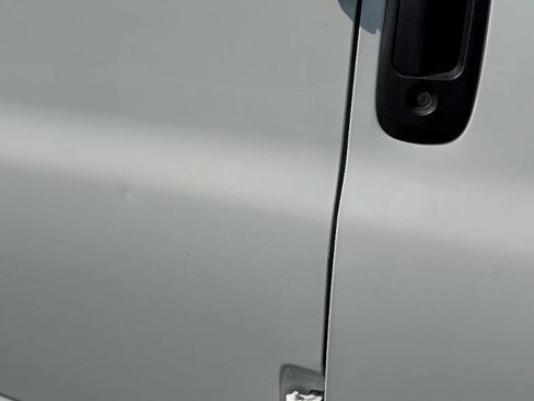 Used 2017 Chevrolet Express 2500 RWD image 50