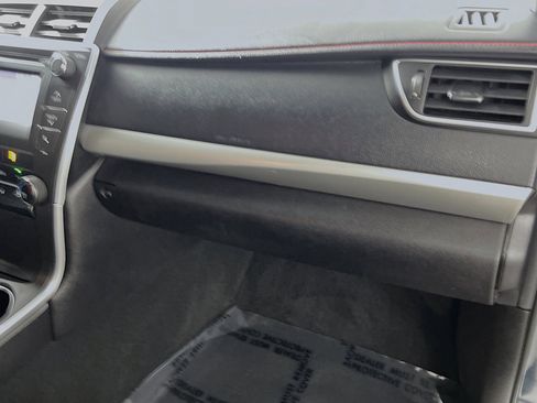 Used 2015 Toyota Camry SE FWD image 35