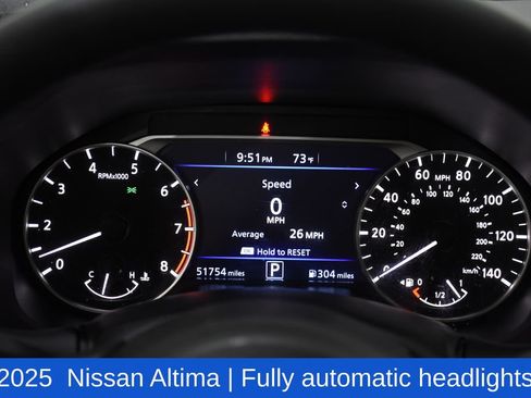 Used 2025 Nissan Altima 2.5 SV FWD image 13