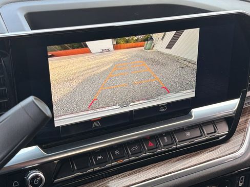 Used 2024 GMC Sierra 1500 Elevation image 9